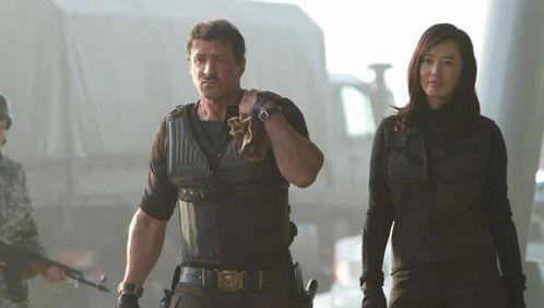 浴男电影在线视频,一场裸露心灵的温泉之旅